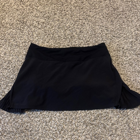 lululemon athletica Dresses & Skirts - Lululemon Tennis Skirt w/ Built-In Shorts - Black